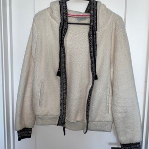 Extremely cozy Sherpa zip up from American Eagle!